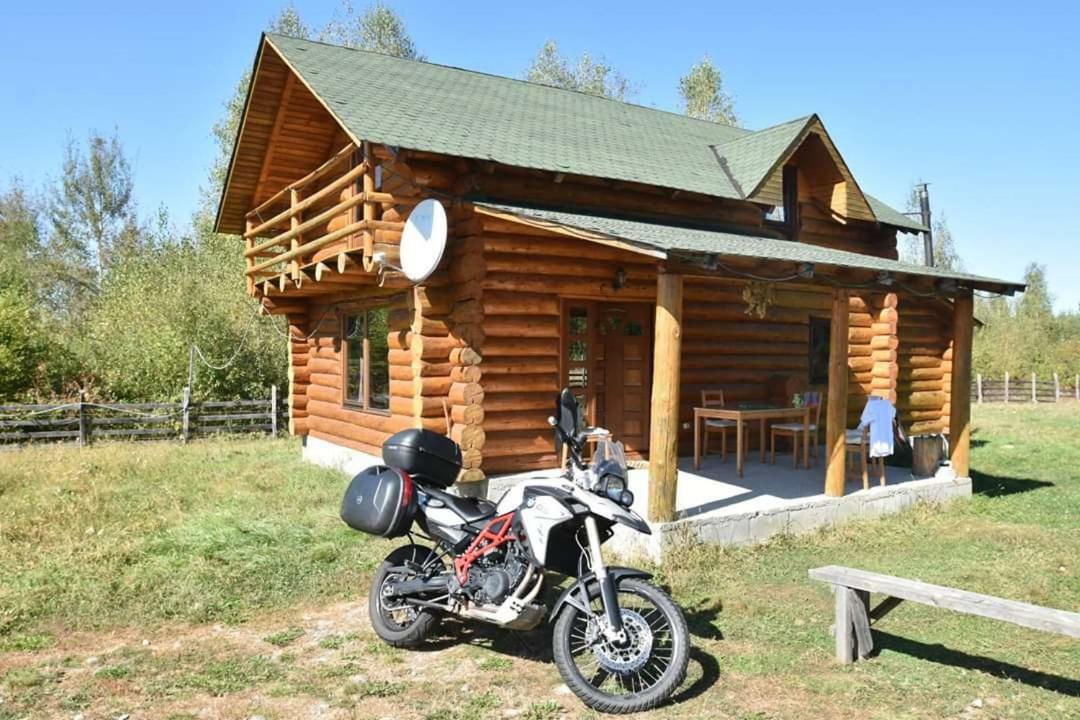 Musketeers Cabin Porumbacu de Sus Exterior photo